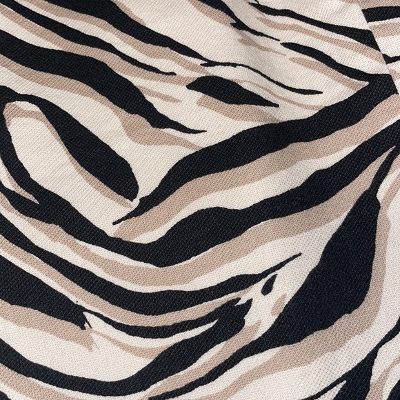 •LOFT•OFF WHITE/BLACK/TAN WAVY STRIPED TEXTURED SKIRT SIZE 6P IN EUC 100% LINED - Picture 7 of 8